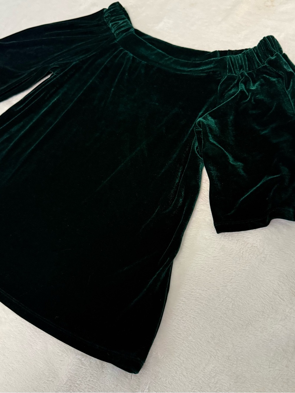 Versona Women XS Emerald Green Velvet Off Shoulder Bell Sleeve Holiday Blouse